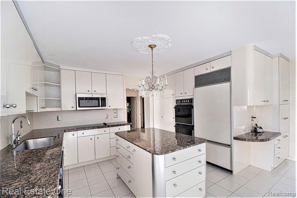 36824 ELK Cove, 27, Farmington Hills, MI 48331 — Photo 11