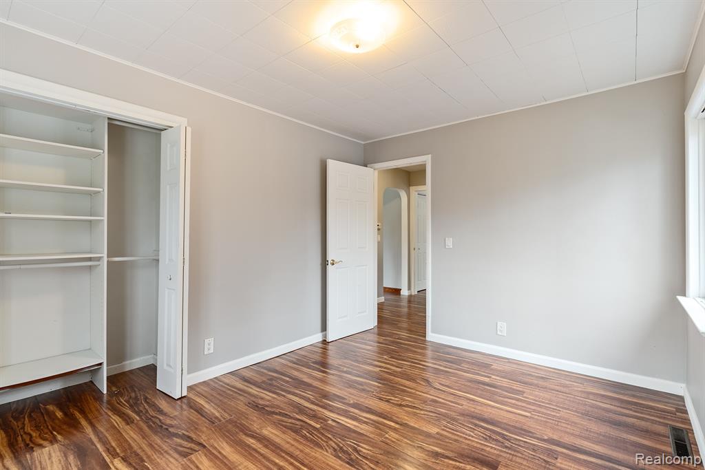724 NICHOLS Road, Auburn Hills, MI 48326 — Photo 23