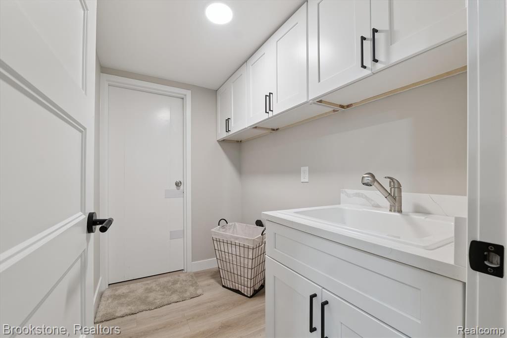 8721 Kennedy Circle North, 4, Warren, MI 48093 — Photo 23