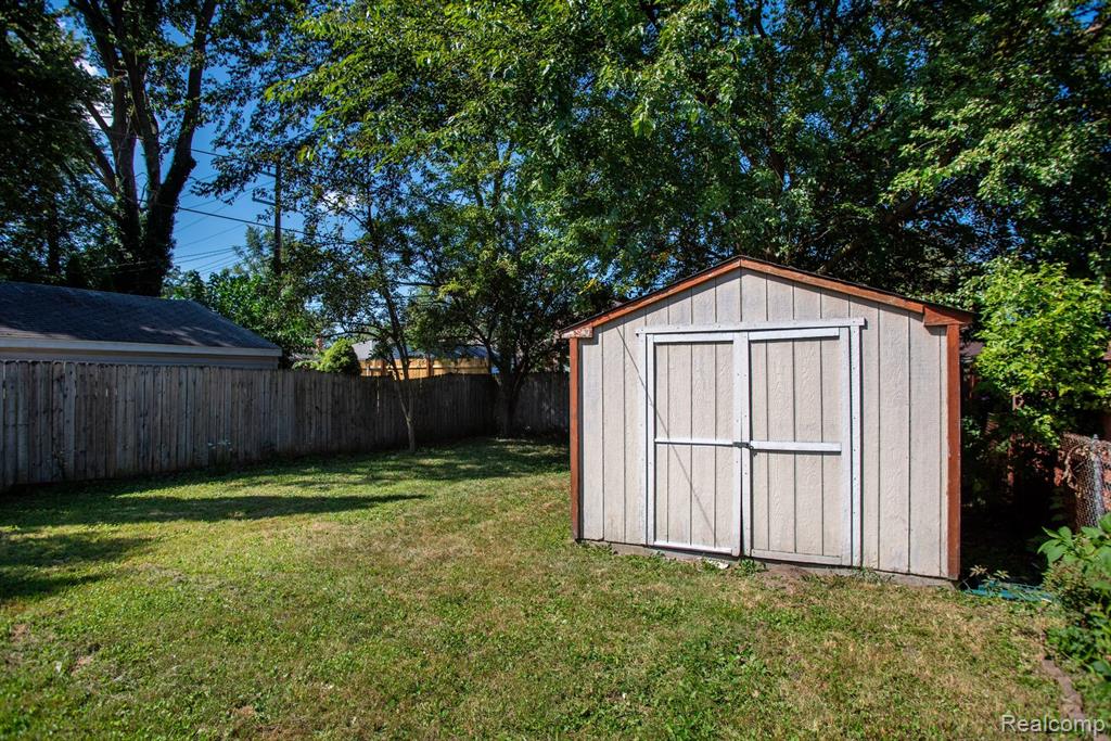 6873 Mayburn Street, Dearborn Heights, MI 48127 — Photo 39