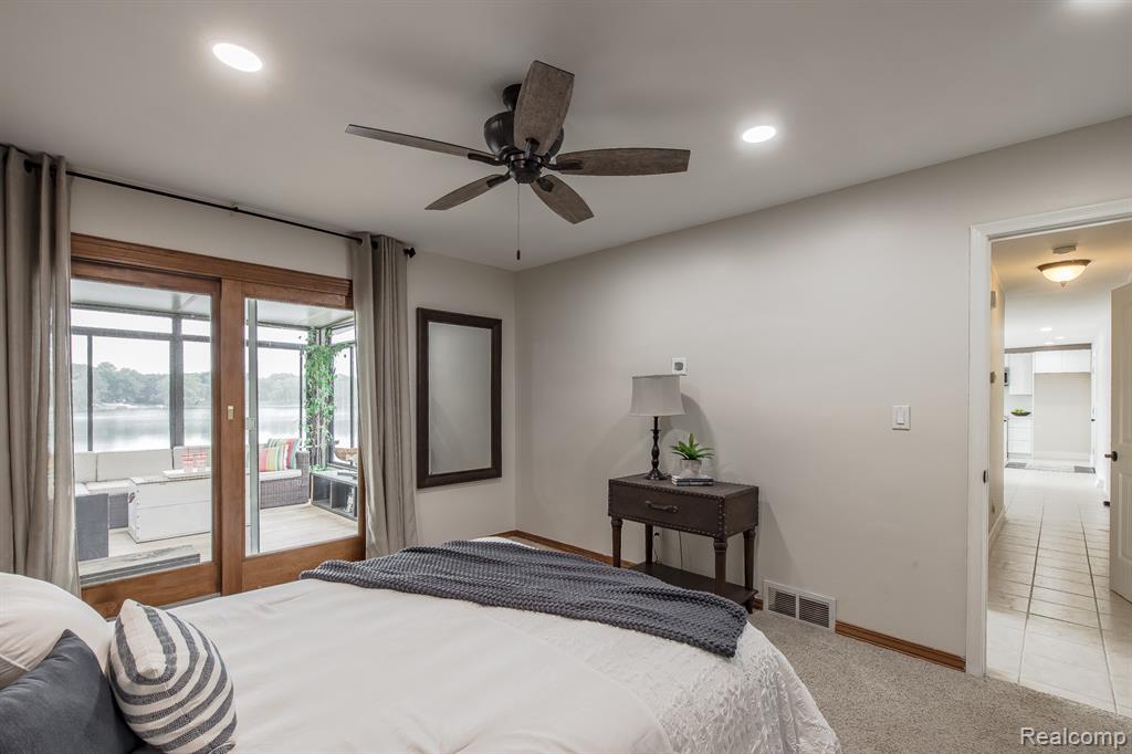 5914 Pleasant Drive, Waterford, MI 48329 — Photo 18