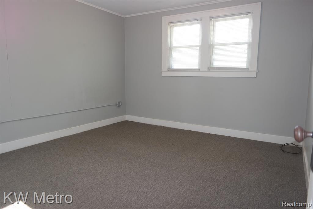 900 HARVARD Road, Berkley, MI 48072 — Photo 17
