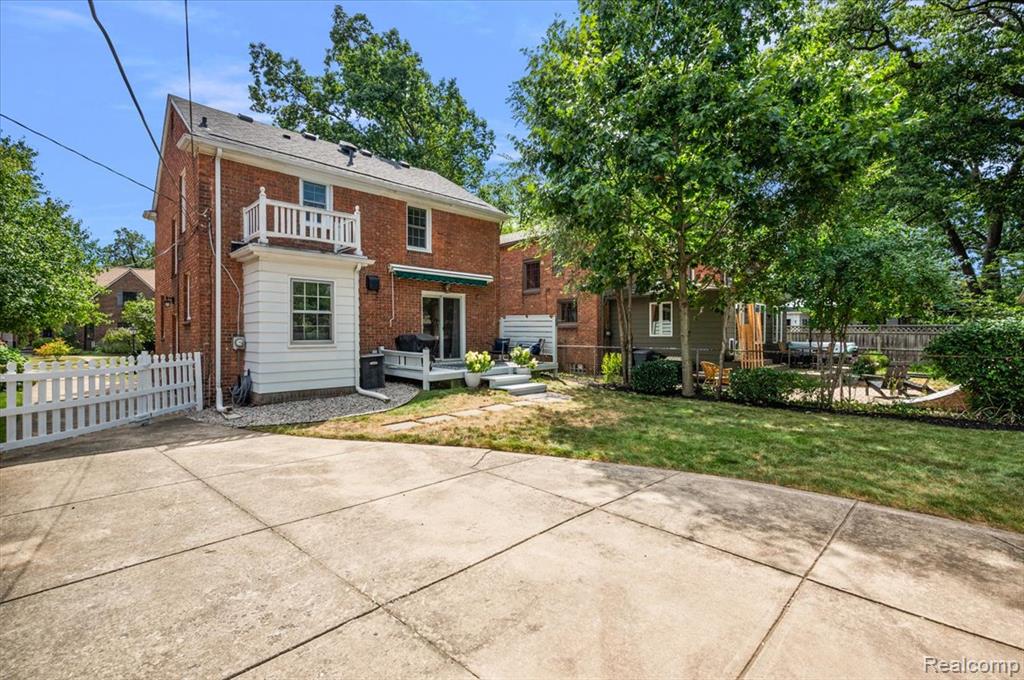 910 W Oakridge Street, Ferndale, MI 48220 — Photo 51