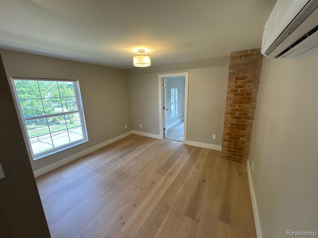 45 E Jackson Street, Orion, MI 48362 — Photo 18