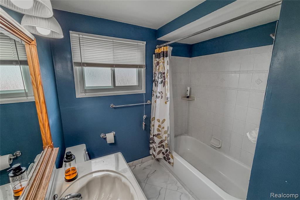 17858 Summer Lane S, Fraser, MI 48026 — Photo 15