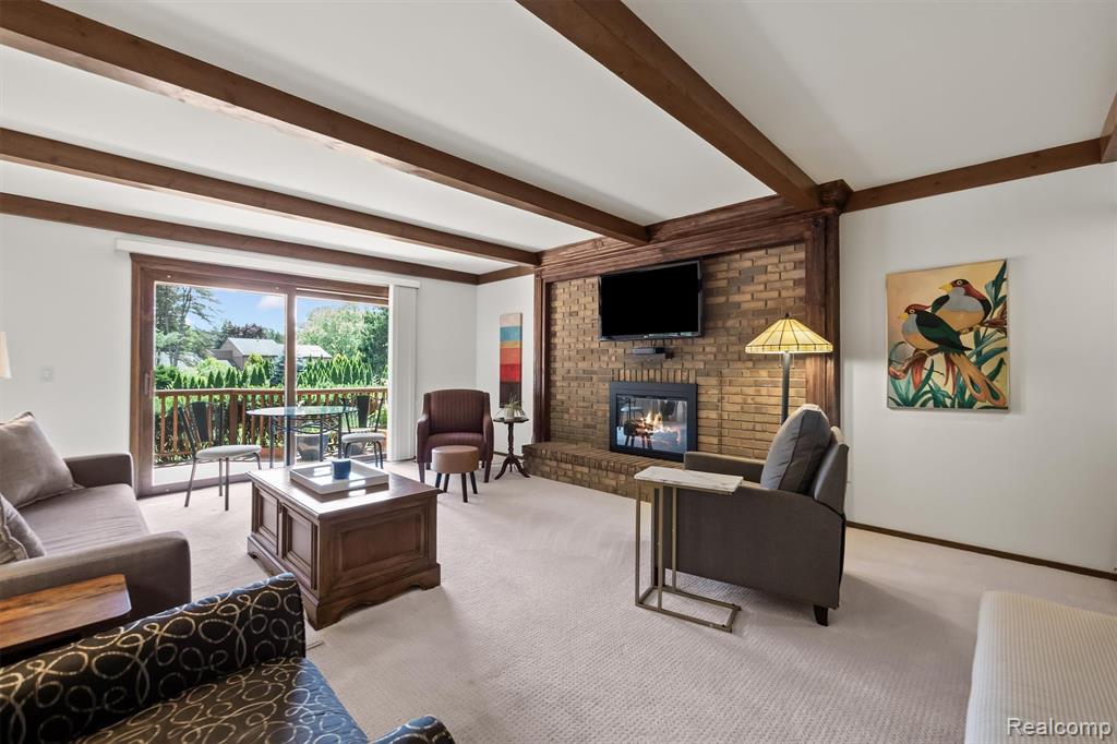 5863 Seville Circle, Orchard Lake Village, MI 48324 — Photo 24