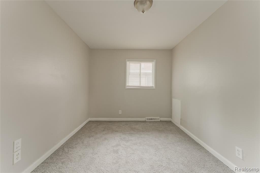 93 W Princeton Avenue, Pontiac, MI 48340 — Photo 16