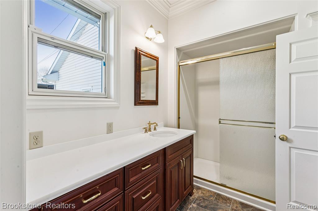 614 S East Street, Fenton, MI 48430 — Photo 25