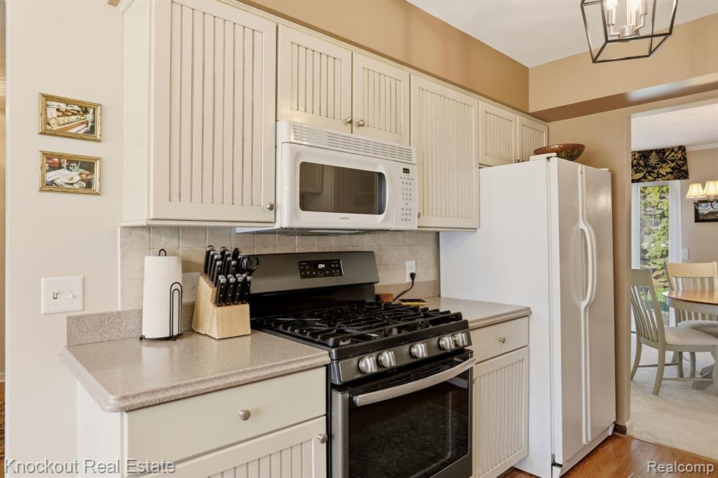239 Churchgrove Road, Frankenmuth, MI 48734 — Photo 17