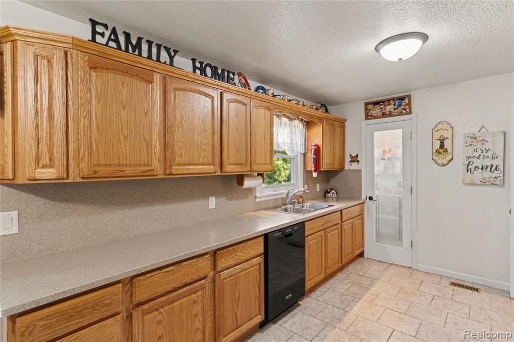 4427 N Washburn Road, Davison, MI 48423 — Photo 11