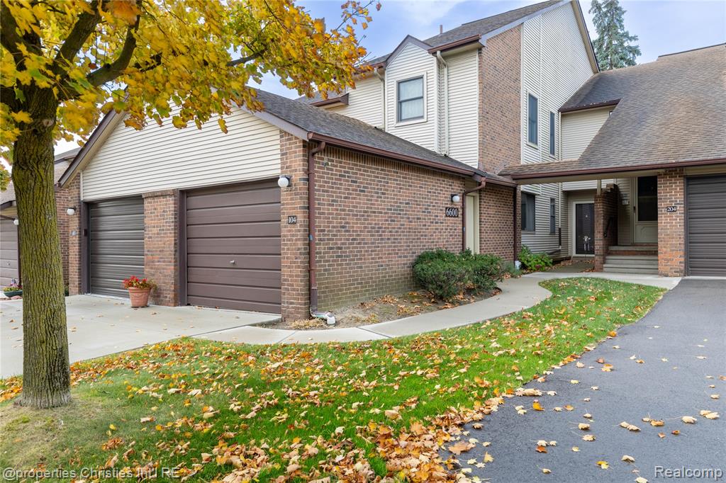 6600 Ridgefield Circle, West Bloomfield, MI — Photo 16