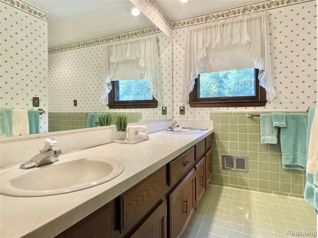 5962 Oakland Valley Drive, Rochester, MI 48306 — Photo 27