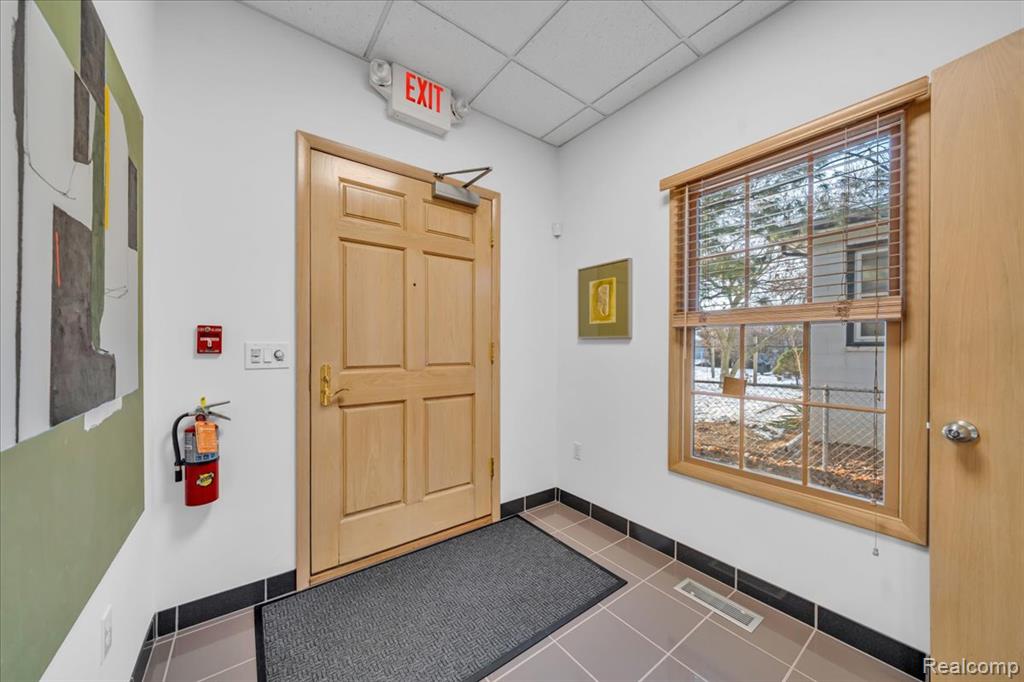 907 W 14 Mile Road, Clawson, MI — Photo 21