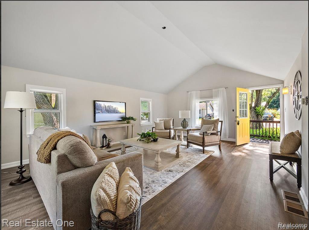 708 Birmingham Street, Lake Orion, MI 48362 — Photo 5