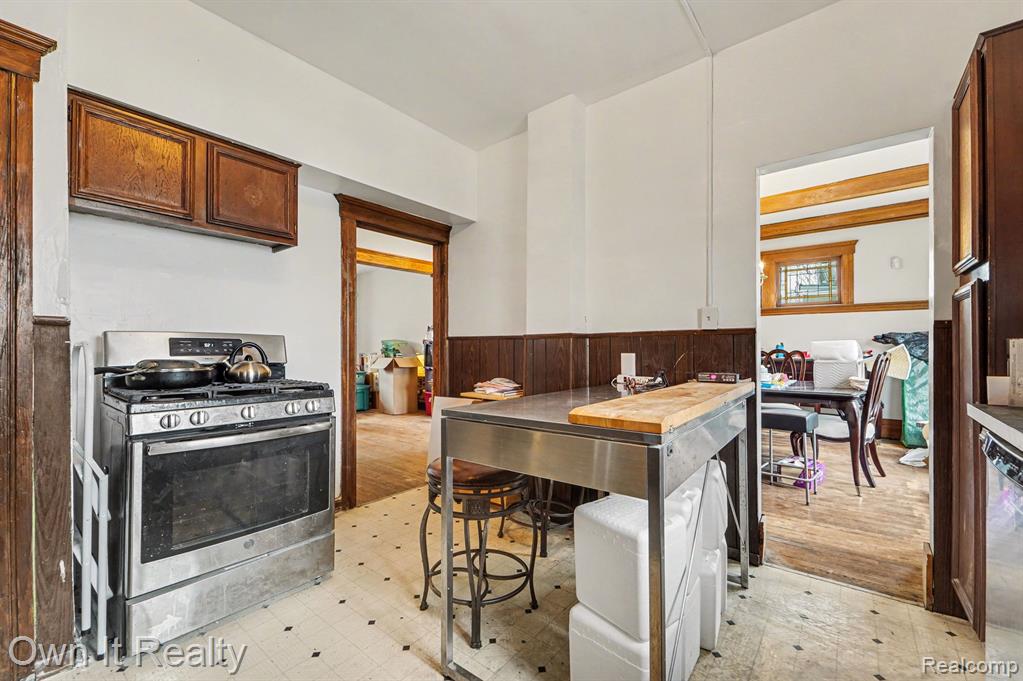 195 Massachusetts Street, Highland Park, MI 48203 — Photo 13