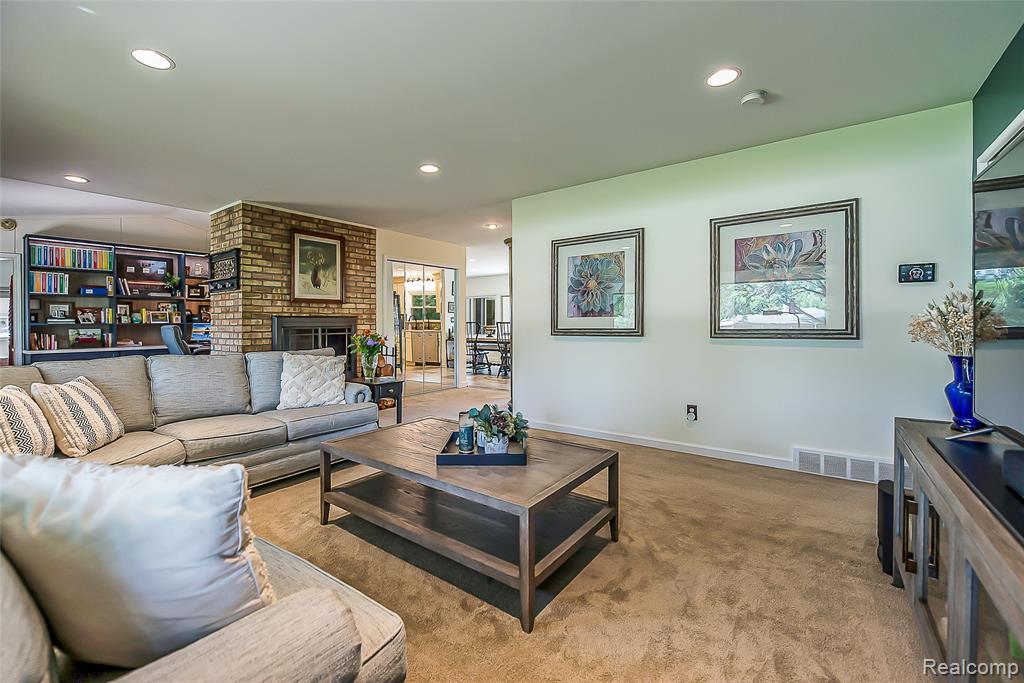 4990 Broomfield Lane, West Bloomfield, MI — Photo 7
