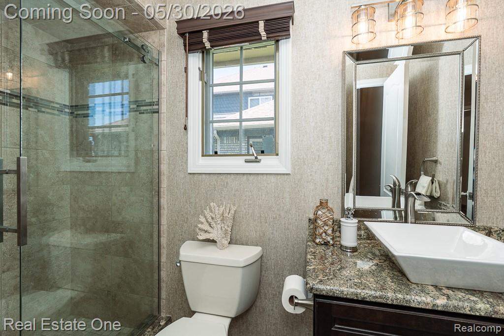 44105 Dunham Court, Clinton Twp, MI 48038 — Photo 16