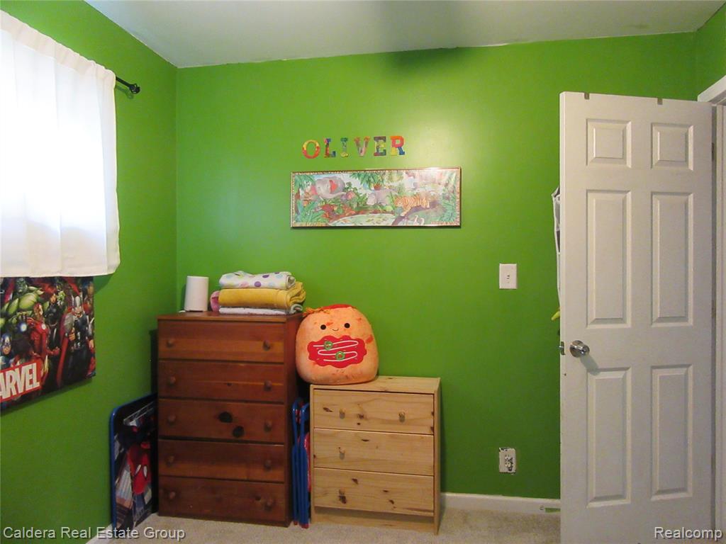 933 E Dallas Avenue, Madison Heights, MI 48071 — Photo 16