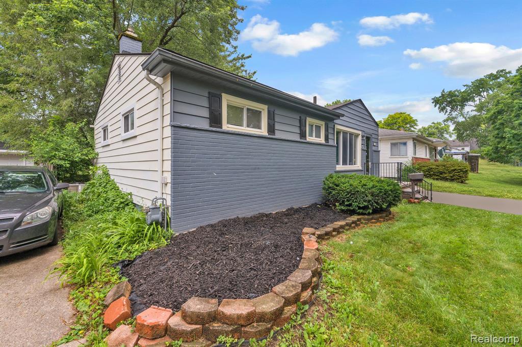 18257 Indian, Redford, MI 48240 — Photo 3