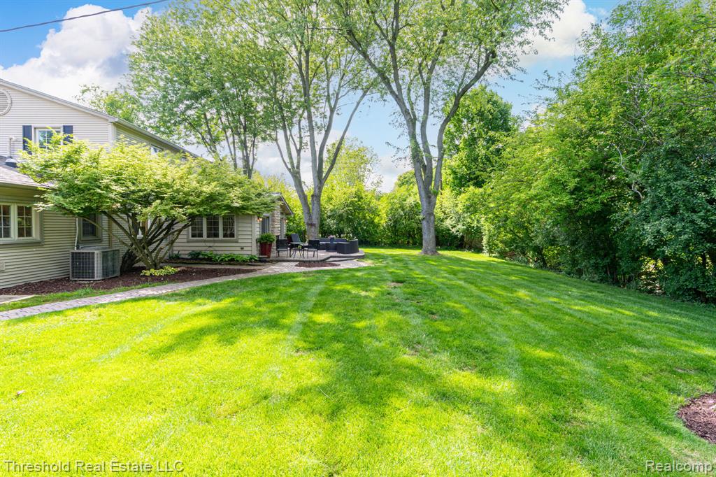 29090 Kendallwood Drive, Farmington, MI 48334 — Photo 28