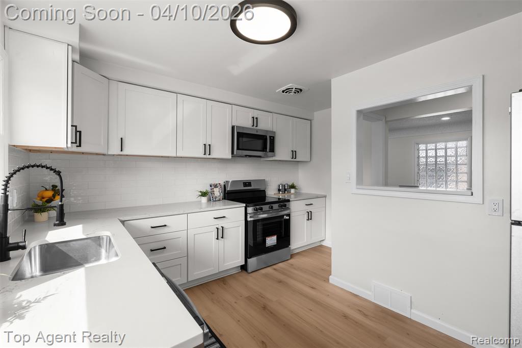 12751 Oak Park Boulevard, Oak Park, MI 48237 — Photo 13