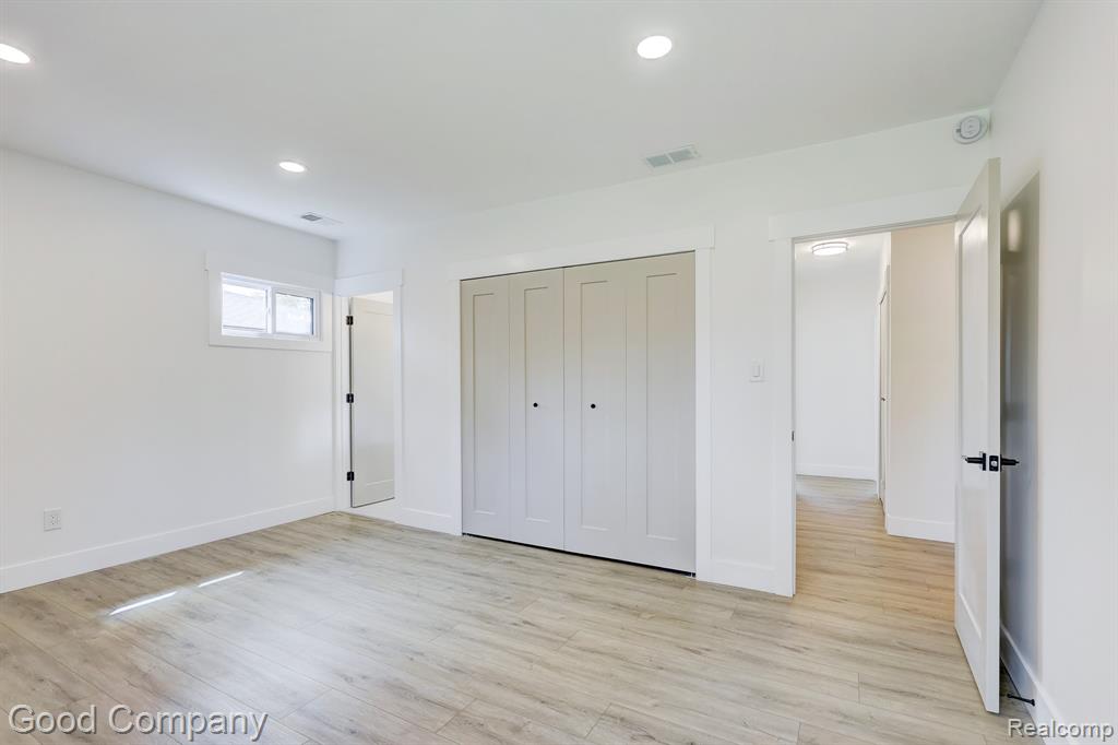 24250 Majestic Street, Oak Park, MI 48237 — Photo 36