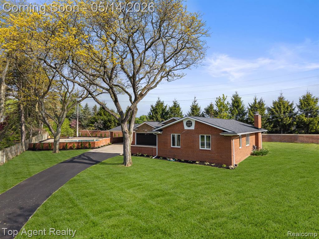 6739 White Pine Court, Bloomfield Hills, MI 48301 — Photo 47