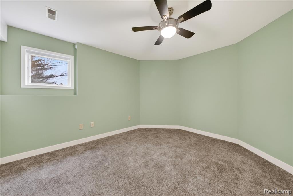 9254 Willowgate, Goodrich Vlg, MI — Photo 35