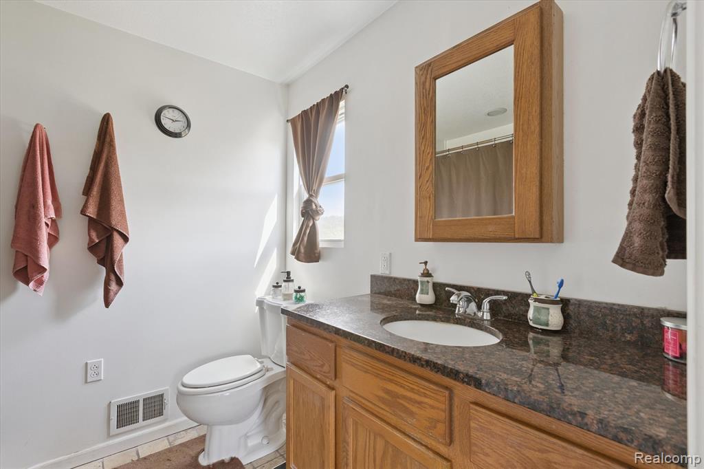 725 Alexander Lane, Vassar, MI 48768 — Photo 18