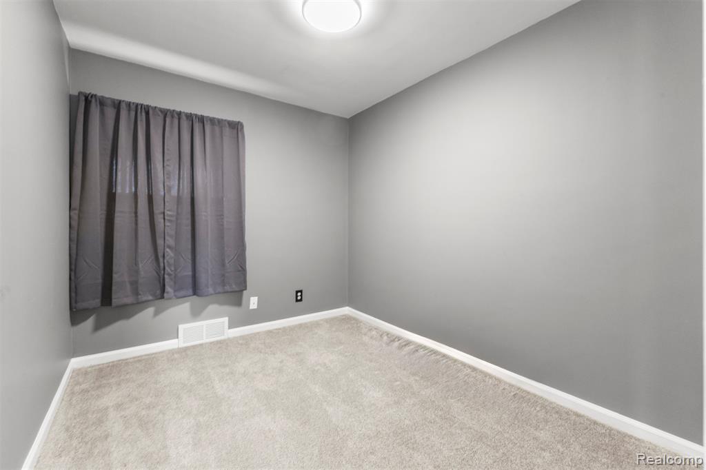 4976 Weddell Street, Dearborn Heights, MI 48125 — Photo 20