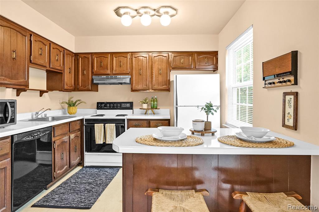 19931 Schoolhouse Court, Northville, MI 48167 — Photo 15