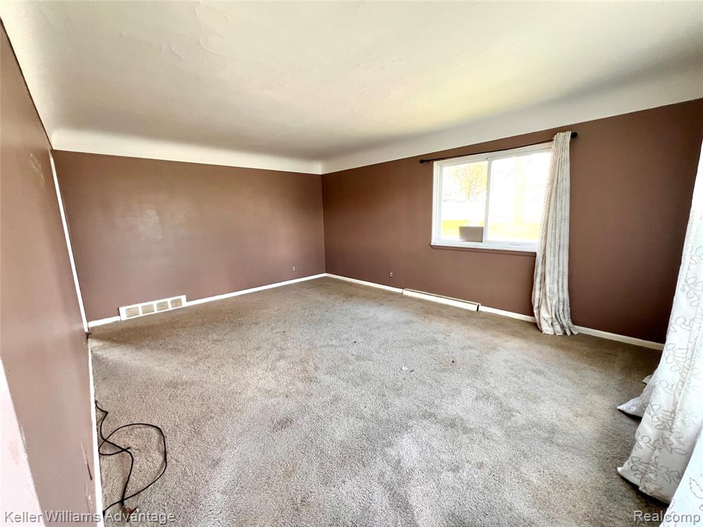 913 Cameron Avenue, Pontiac, MI 48340 — Photo 8