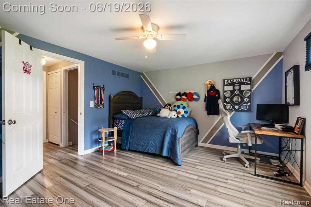 5277 Waterview Drive, West Bloomfield, MI 48323 — Photo 32
