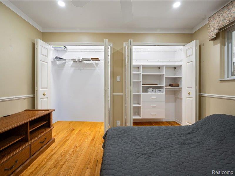 8382 Fairfax Drive, Sterling Heights, MI 48312 — Photo 9