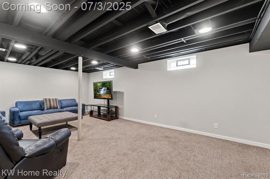 5575 Berkley Drive, Waterford, MI 48327 — Photo 18