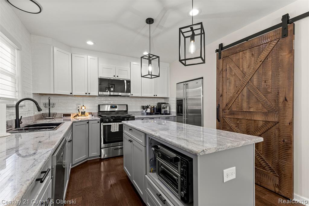 7612 Admiralty Drive, Canton, MI 48187 — Photo 9