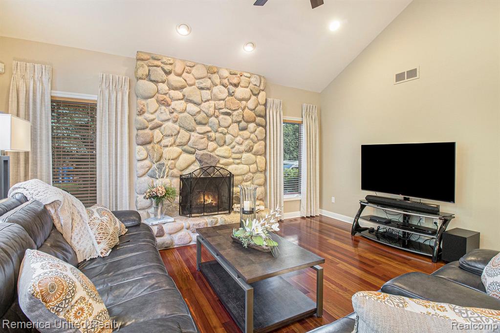 5259 RIVER RIDGE Drive, Brighton, MI 48116 — Photo 19