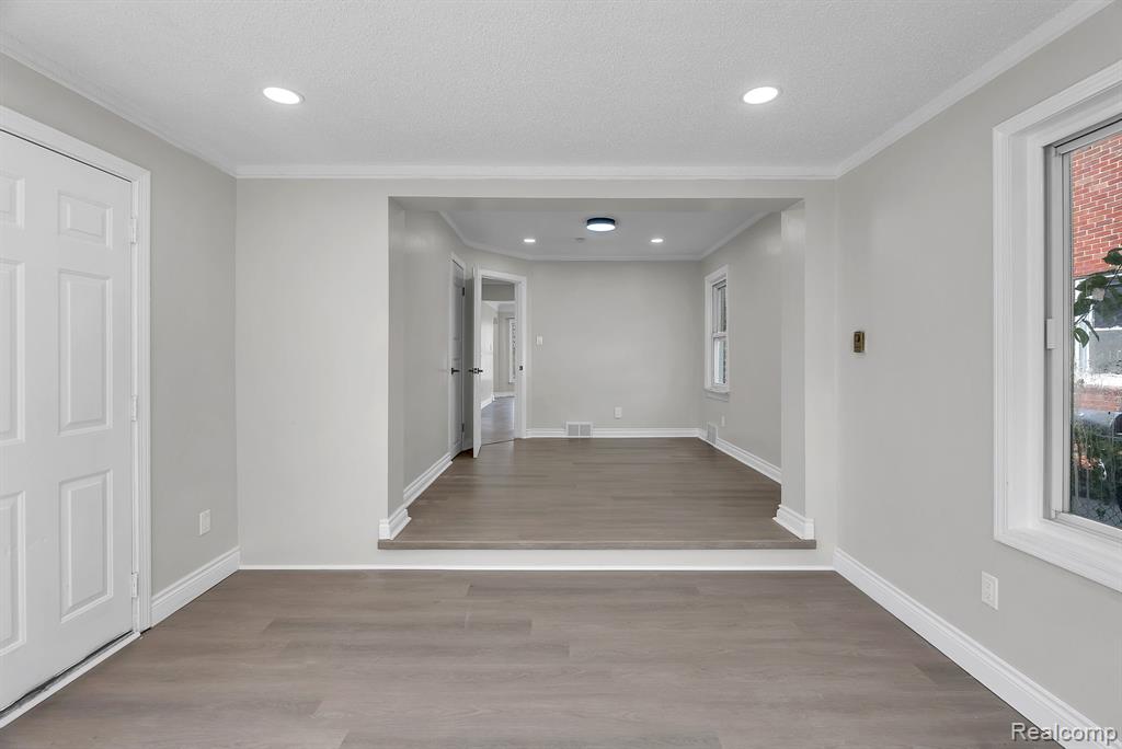 8128 Grayfield Street, Dearborn Heights, MI 48127 — Photo 27