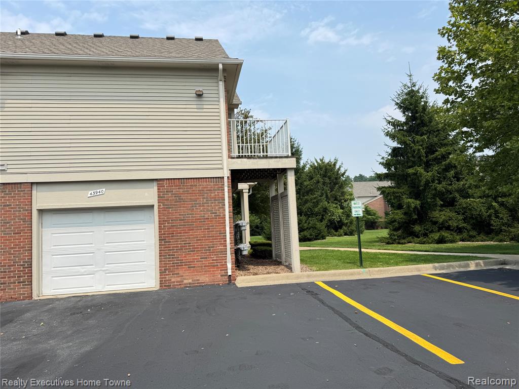 43940 Elm Drive, Sterling Heights, MI 48313 — Photo 24