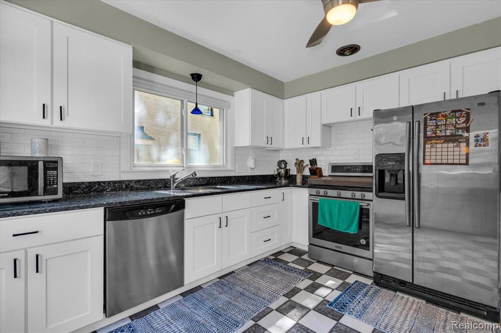 19 Maplefield Road, Pleasant Ridge, MI — Photo 11