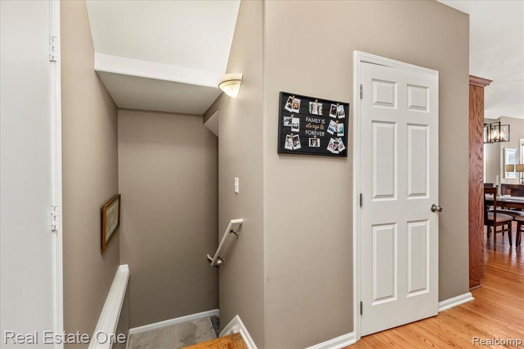 566 BAY POINTE Drive, Oxford, MI 48371 — Photo 48