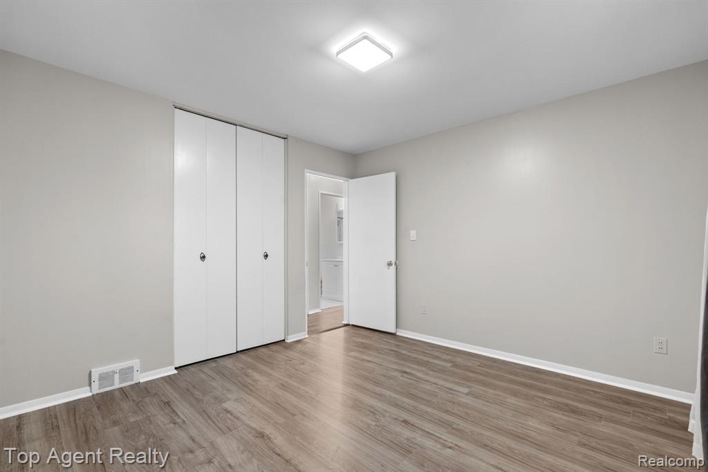 9001 Shannon Drive, Sterling Heights, MI 48314 — Photo 13