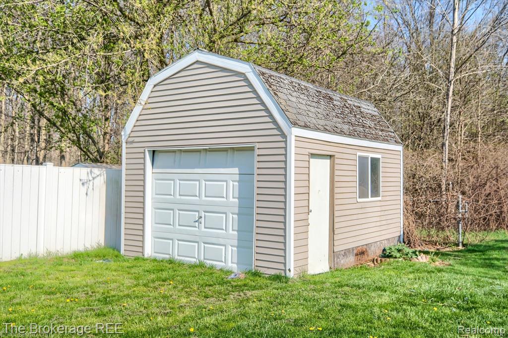5477 Hopkins Road, Flint, MI 48506 — Photo 26