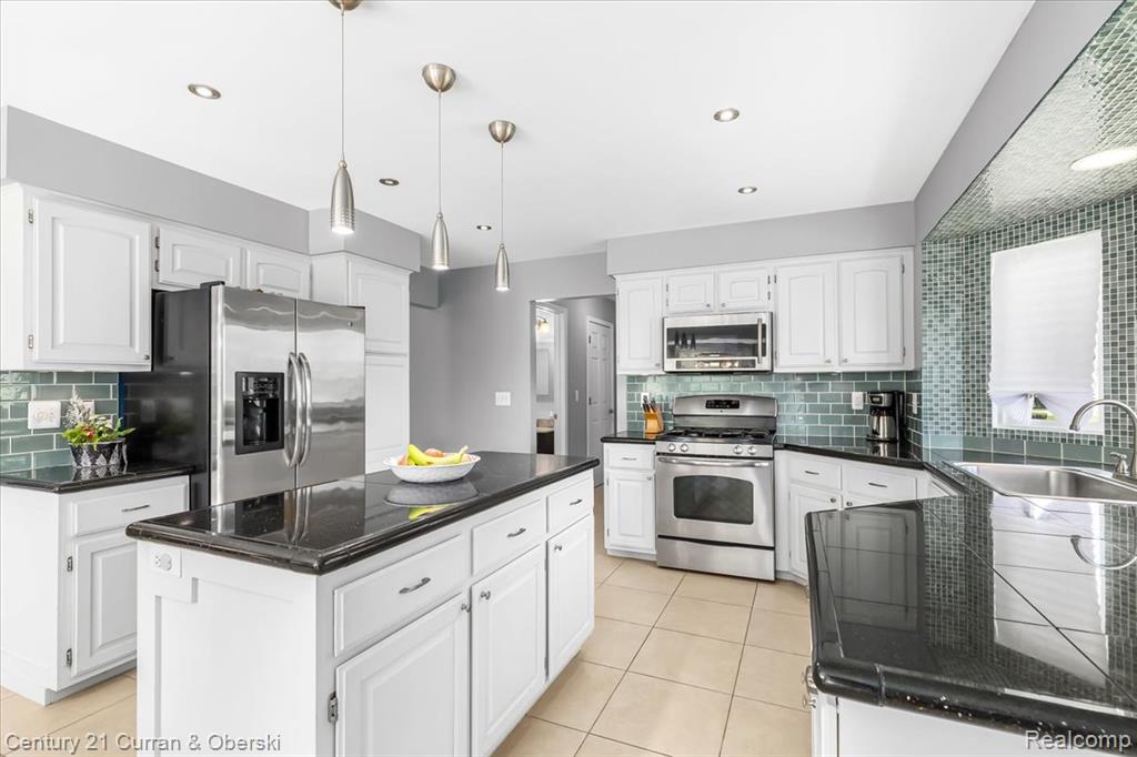 54806 Ashley Lauren Drive, Macomb, MI 48042 — Photo 9