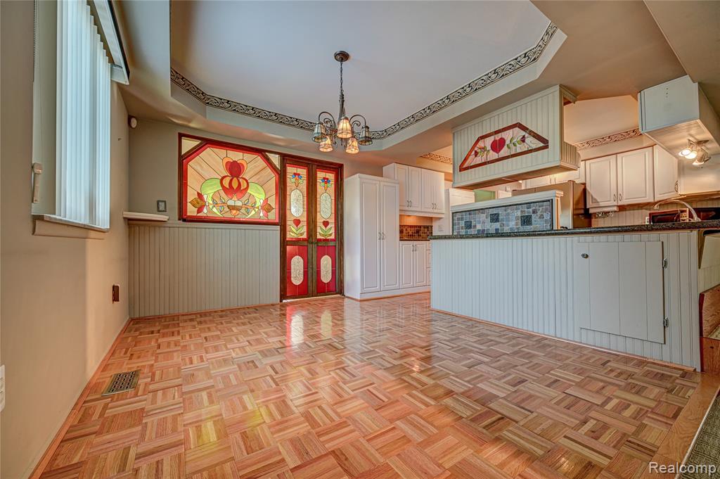 43047 Avon Court, Sterling Heights, MI 48313 — Photo 16