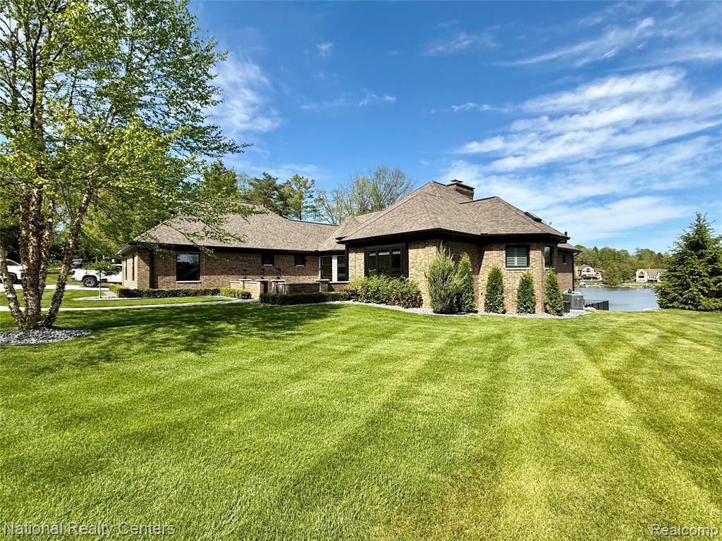 7050 Lake Shannon Court, Fenton, MI 48430 — Photo 5