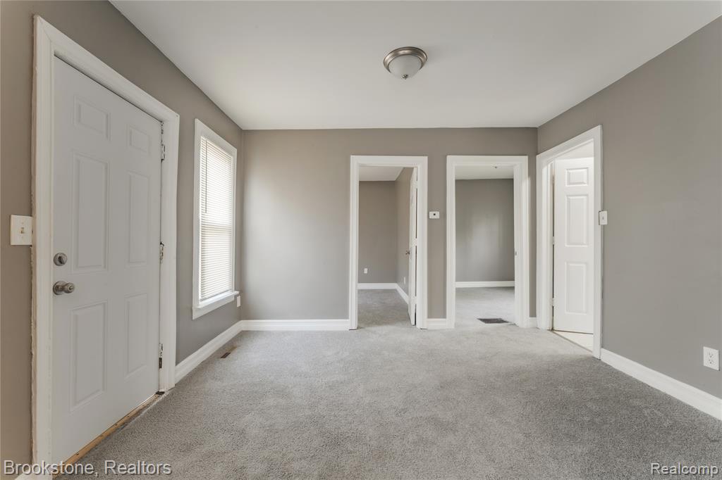 744 Saint Clair Street, Pontiac, MI 48340 — Photo 17