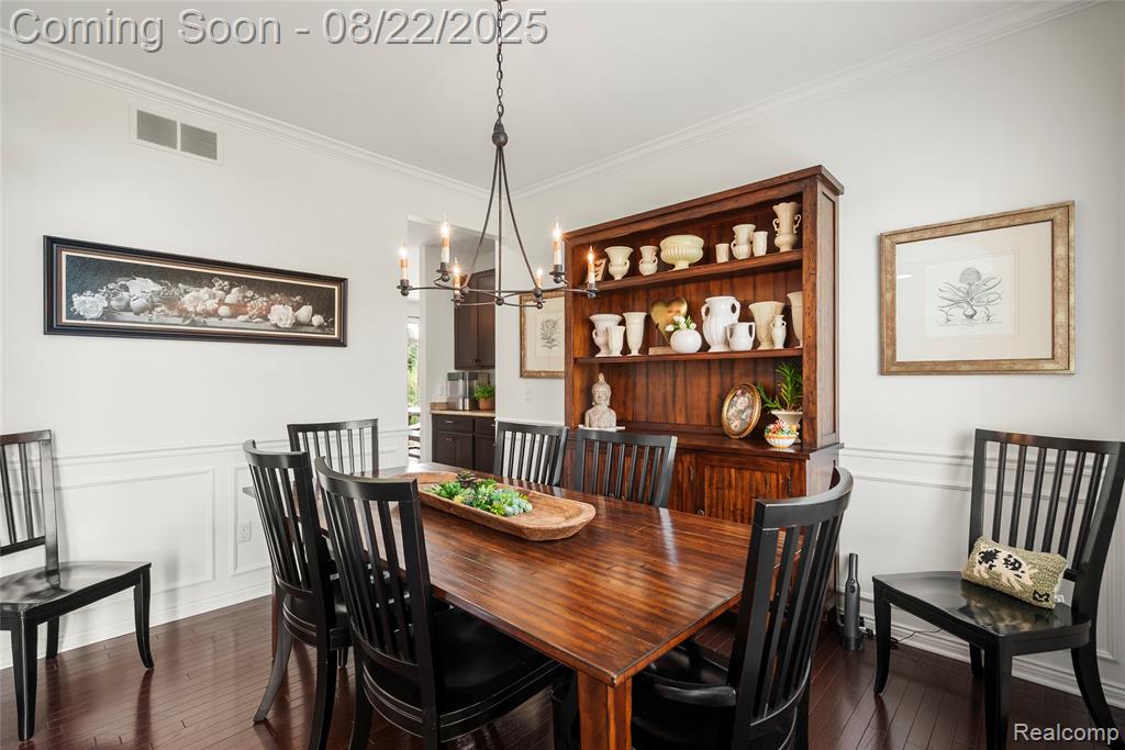 637 Edinburgh Circle, Highland, MI — Photo 5