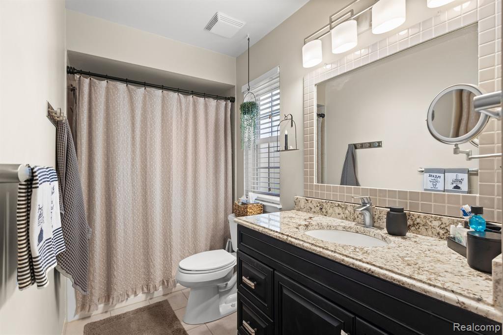 1686 CHRISTOPHER Drive, Canton, MI 48188 — Photo 10