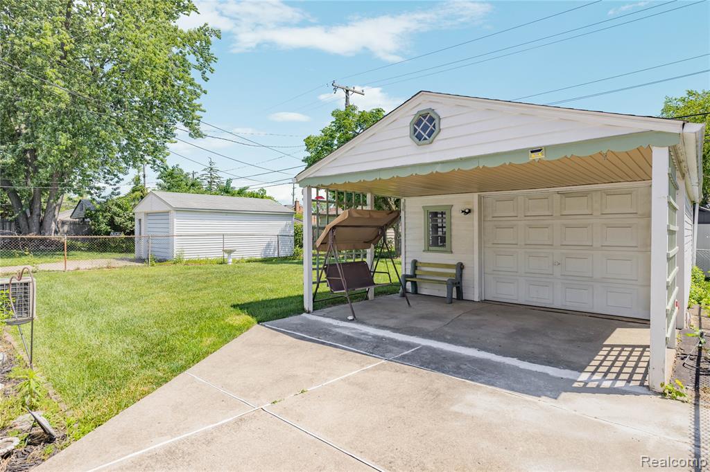 33441 Leona Street, Garden City, MI — Photo 32